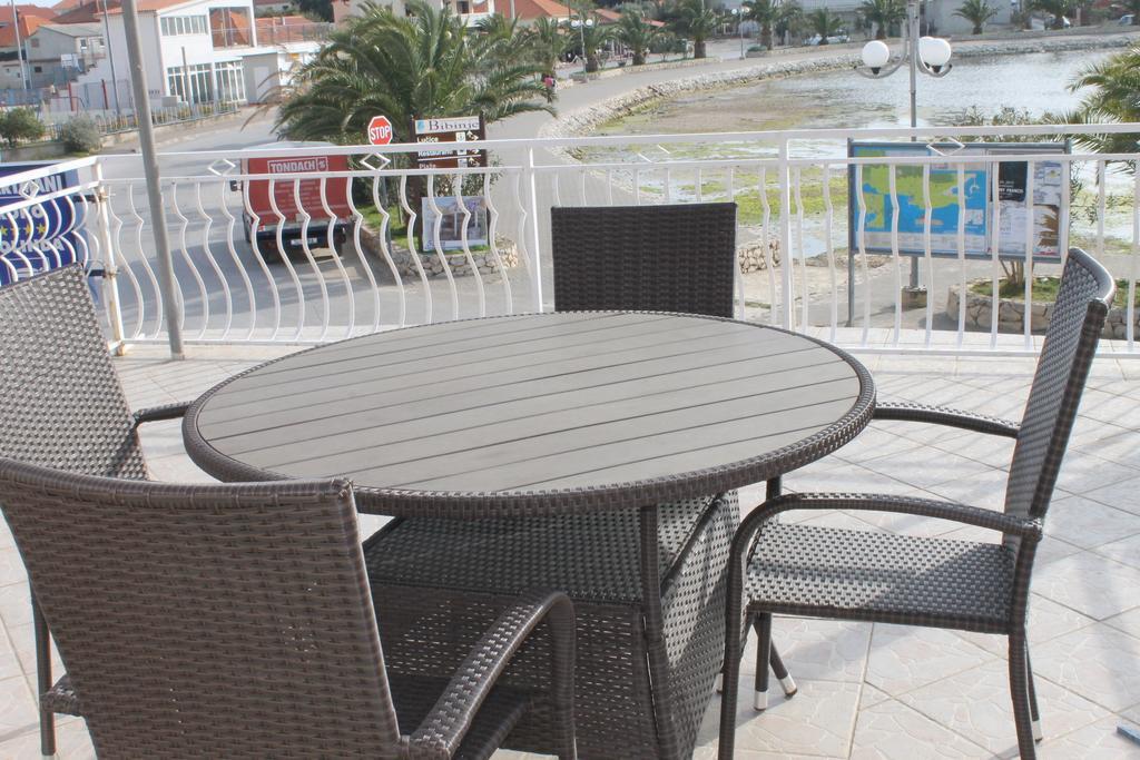 Apartments Roko Kolinda Bibinje Exterior foto